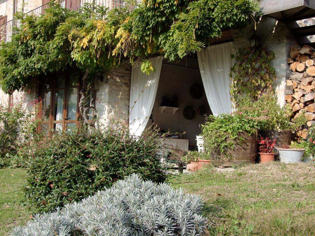 Casa Branzele Panzió Trezzo Tinella Kültér fotó