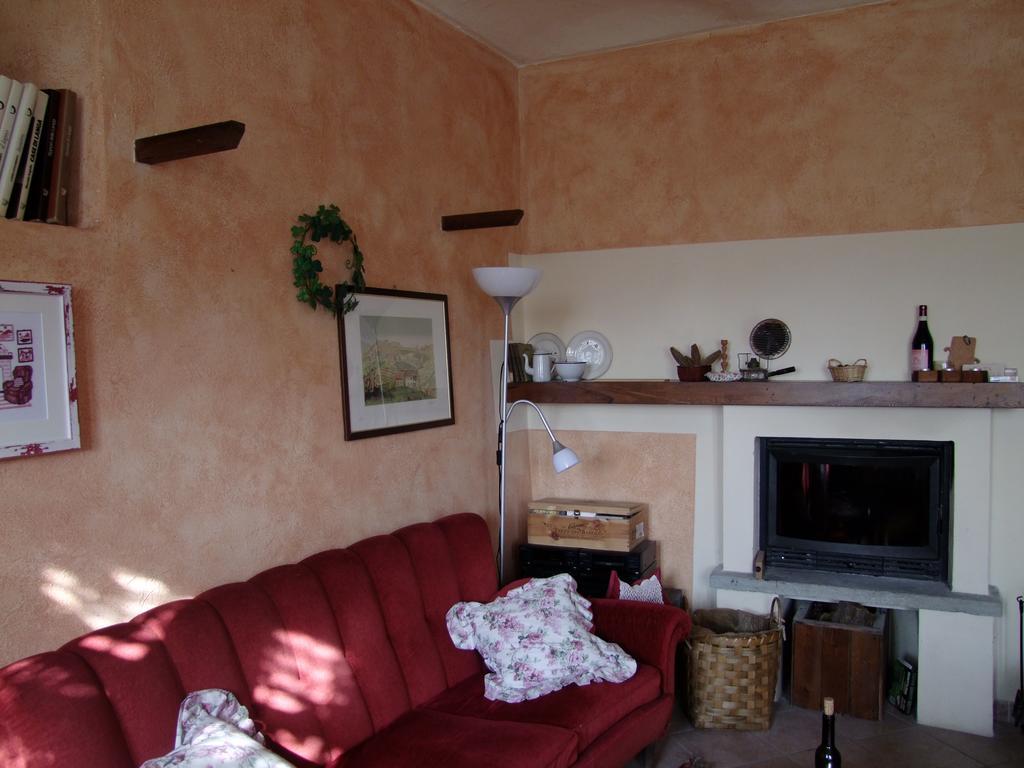 Casa Branzele Panzió Trezzo Tinella Kültér fotó