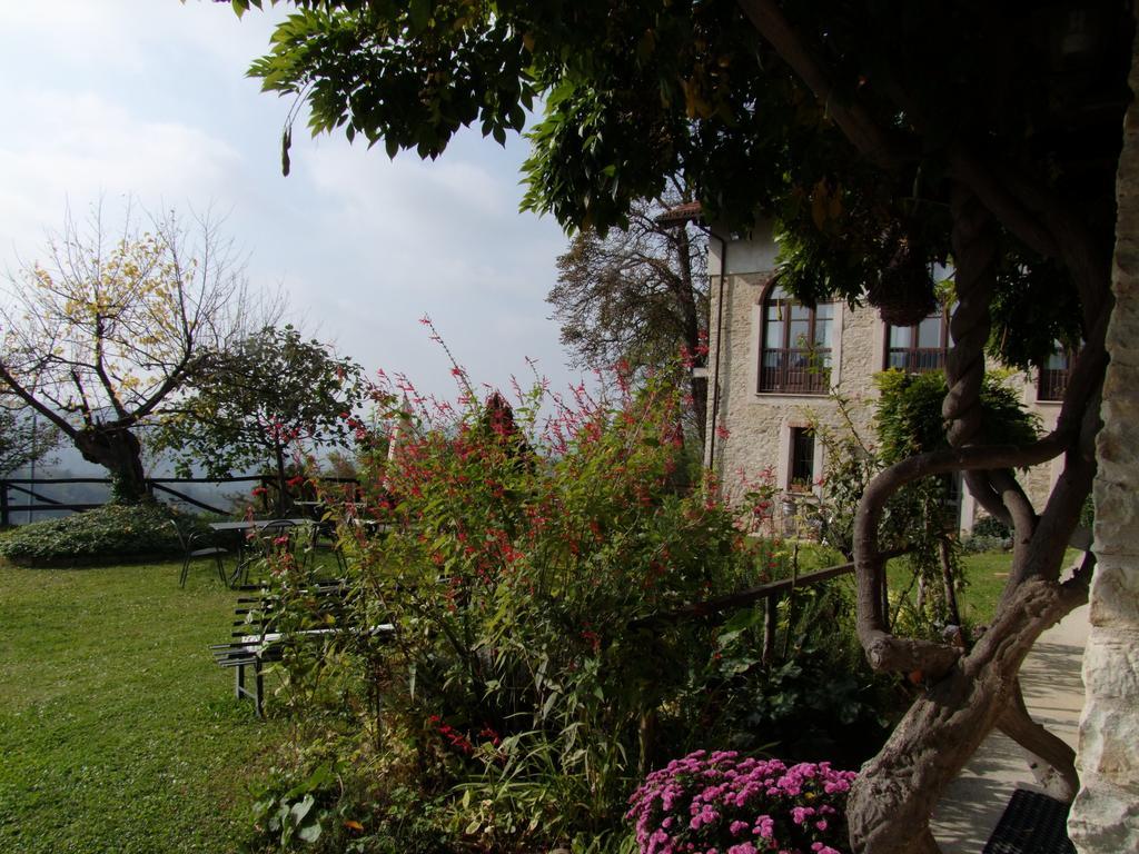 Casa Branzele Panzió Trezzo Tinella Kültér fotó