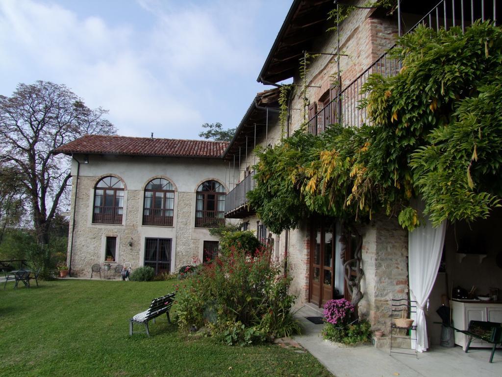 Casa Branzele Panzió Trezzo Tinella Kültér fotó