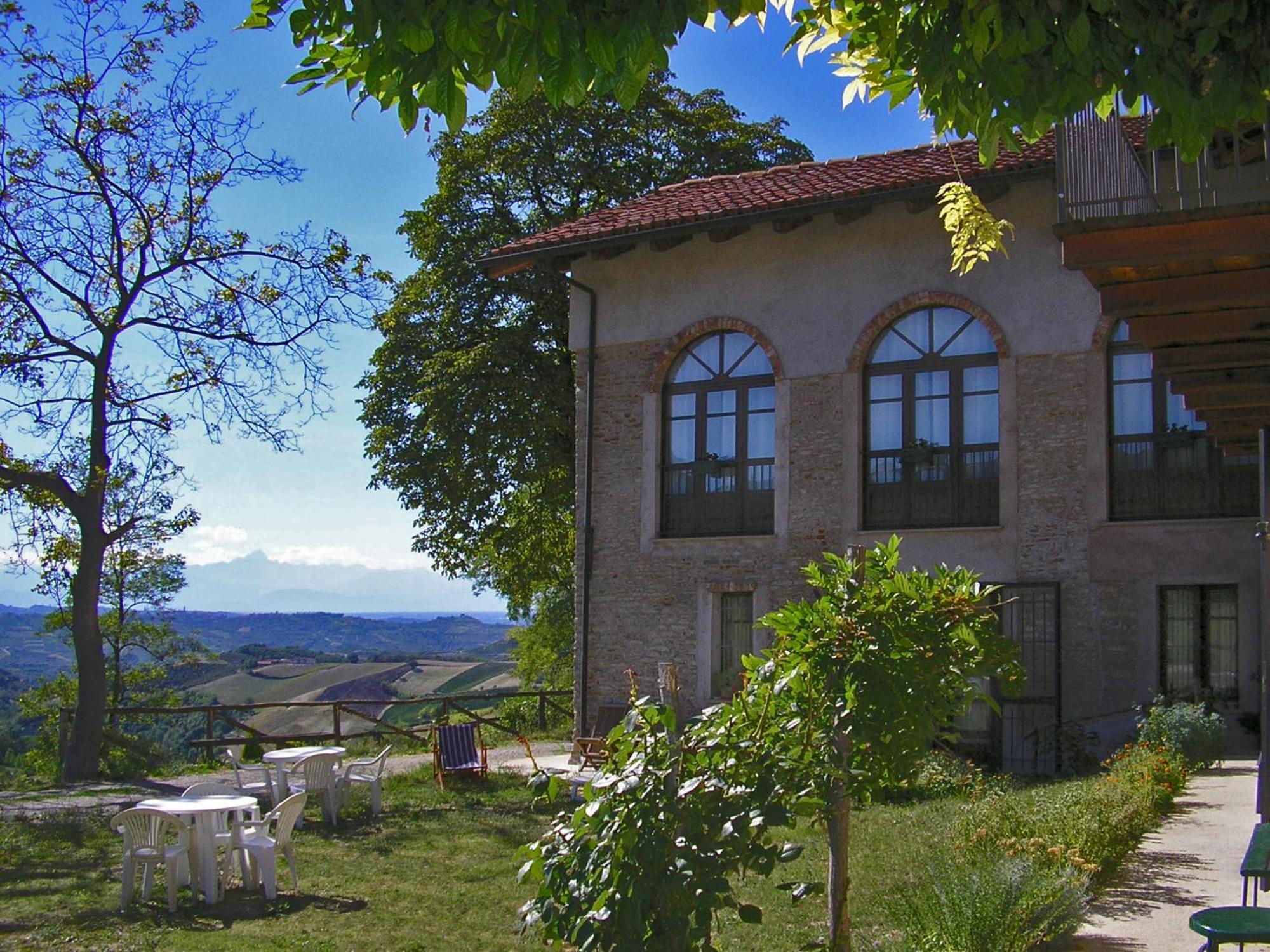 Casa Branzele Panzió Trezzo Tinella Kültér fotó