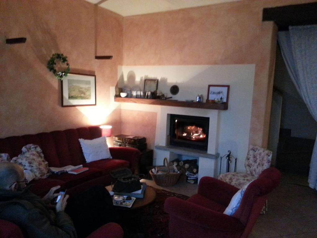 Casa Branzele Panzió Trezzo Tinella Kültér fotó